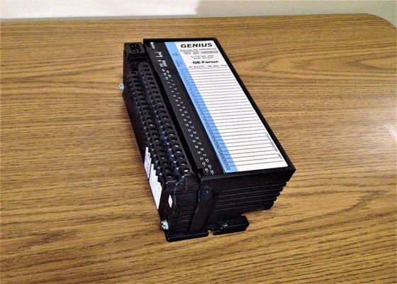 De IC660BBD025 is een 5/12/24 VDC 32-circuit Sink I/O Block, intelligente, configureerbare module