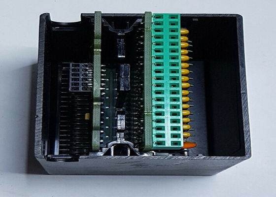 IC670MDL240 is een 16-punts discrete input module uit de Field control serie van GE Fanuc