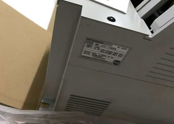 MITSUBISHI 3-fase servomotorstuur MR-J2S-15KB4 15KW 380-480V industriële AC versterker
