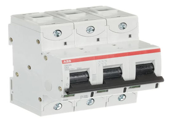 ABB 2CCS863001R0631 De S803S-D63 is een 3-polige High Performance circuit breaker met