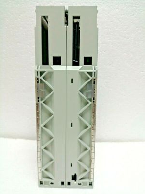 Schneider 140CPU65160S industriële servo aandrijvingen