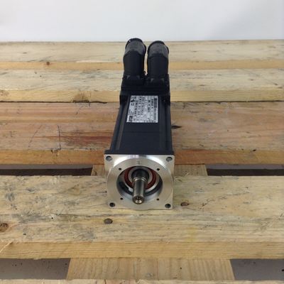 Lenze MCS 06F60-RS0B0-A11N-ST5S00N-R0SU Synchrone servomotor