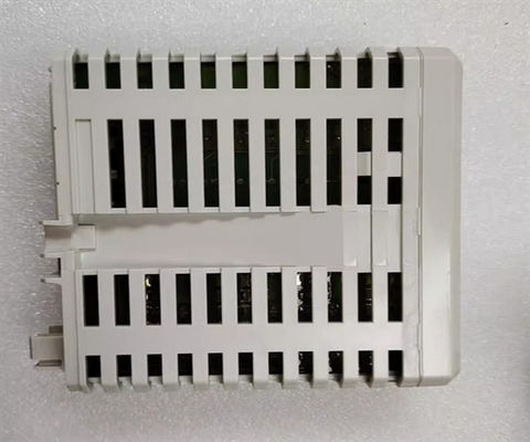 3BSC690074R1 ABB DO890 Digitale uitgang 4x1 ch Stroomtoevoermodule