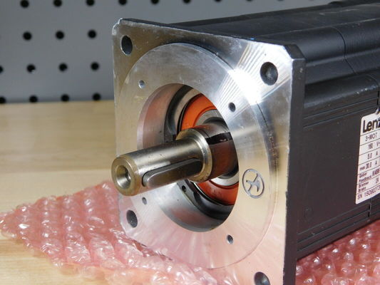 LENZE MCS 09F38LC40P1-B14N-ST5S00N-R0SU Voedingsspanning 399