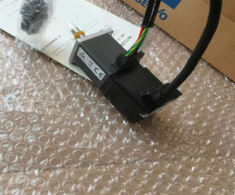 Mitsubishi HC-MFS13K AC Servomotor 3AC 0.9A 60V 3000 RPM Nieuw