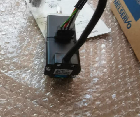 Mitsubishi HC-MFS13K AC Servomotor 3AC 0.9A 60V 3000 RPM Nieuw