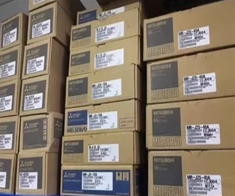 HC-KFS13B. Mitsubishi Electric. MELSERVO-J2-Super servomotor 200V.