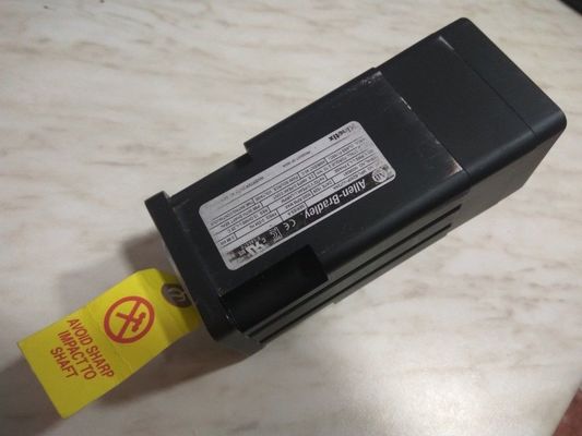Alleen-Bradley MPL-B230P-VJ72AA MPL-serie MPL 480V AC roterende servomotor