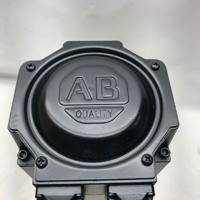 Allen-Bradley MPM-B1304C-SJ72AA MPM-serie MPM 480V AC roterende servomotor