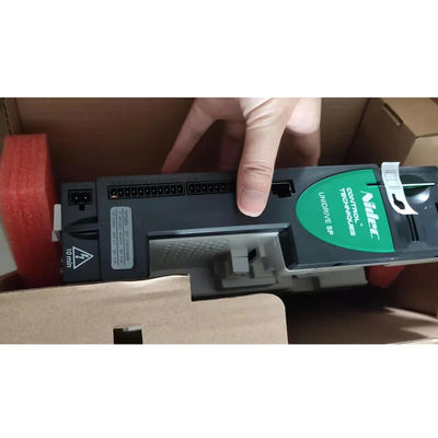 EMERSON SP0404 Universele wisselstroom aandrijving met variabele snelheid voor inductie- en servomotoren