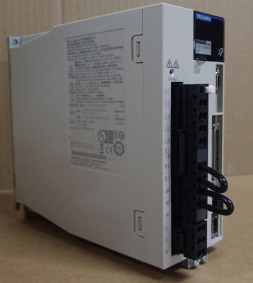 SGM7G-30AFC61/09/13AFC61/20/44/50/75A7/FAA/61/6C Yaskawa Servomotor Originele