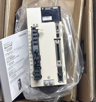 Yaskawa Drive SGDV-5R5A01A/11A SGDV-7R6A01A/11A met een jaar garantie op voorraad