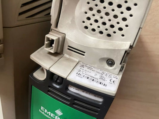 EMERSON SP3402 Beheertechnieken Emerson Unidrive Frequenzumrichter