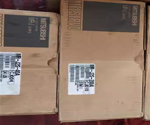 Mitsubishi Servo Versterker MR-J2S-700A Relaiscontacttype