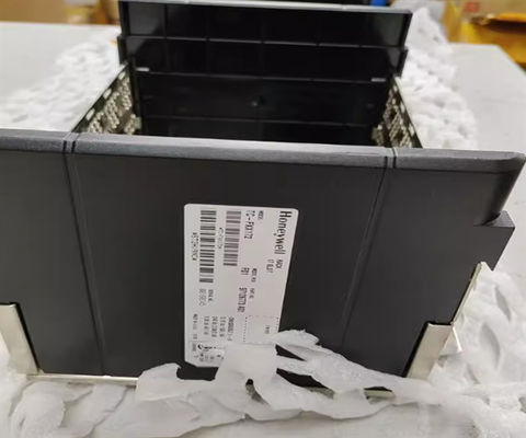 Honeywell TC-FXX172 Industrial PLC Control Unit, 17 Slot Rack Modbus/RTU serieprotocollen