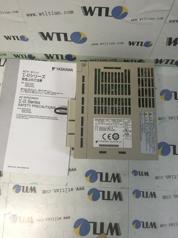 50 de Industriële Servo Gloednieuwe Aandrijving YASKAWA sgmd-02ada-r SERVOPACK van 60HZ