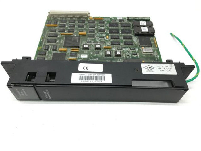 GE IC697CMM741 OCCUPYS ÉÉN ENKELE GROEF IN PLC REK. DRIE STATUSleds 15PIN AUI HAVEN