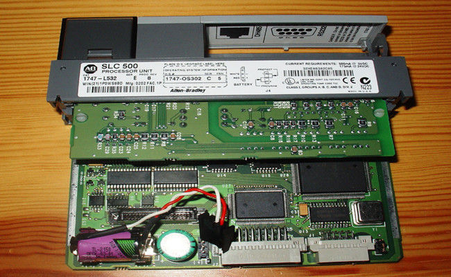 PLC Allen Bradley 1747-L532 Ser E SLC500 PLC Processor Digitale O-module