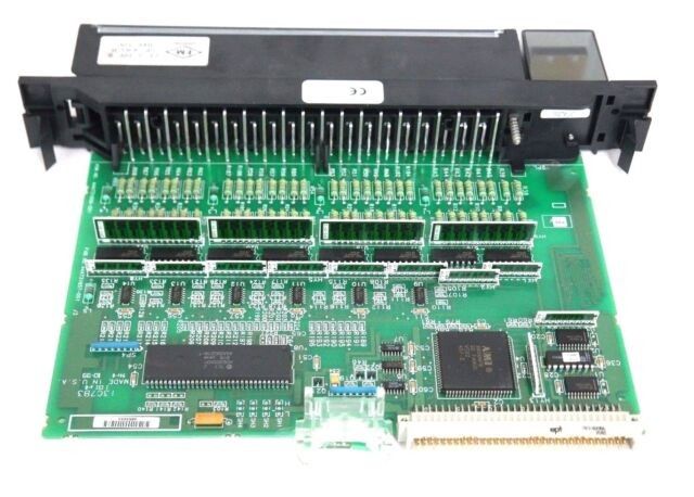 GE   IC697MDL653 32 punten 24 VDC module 90-70 Reeks 0 tot 2 milliamps 8 voert elk in