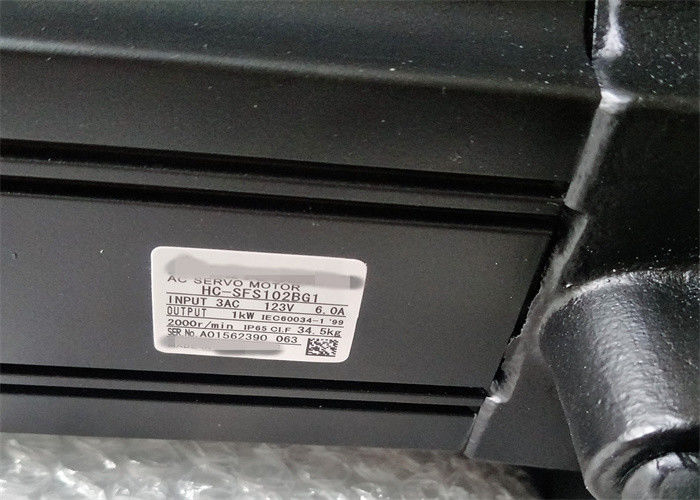 JAPAN MITSUBISHI Industriële besturingsservo HC-SFS102BG1 AC-servomotor 2000 min / r, 1KW JAPAN MITSUBISHI Industriële besturing S