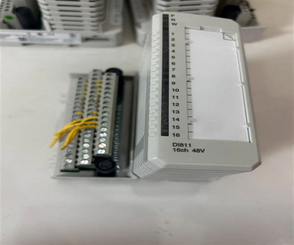 ABB DI811 3BSE008552R1 PR:C PLC-module DI 811 S800 Digitale invoer 48V 48V