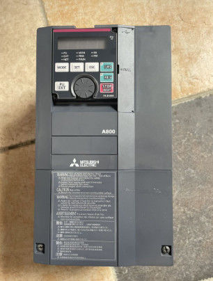 Mitsubishi FR-A820 Mitsubishi Electric Frequency Inverter 6.7Kva Uitgang 3.7Kw Motorcapaciteit