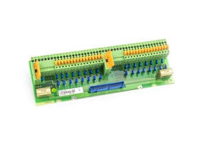 ABB DSTD 150A verbindingseenheid voor digitale 57160001-UH Input Board 32 kanalen Max 60 V